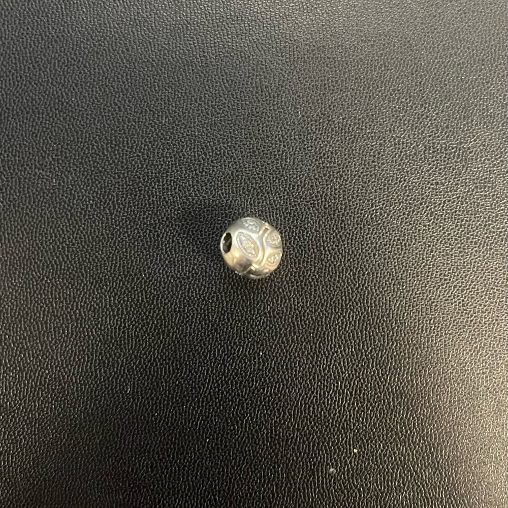 Pandora Pave Leaves Clip